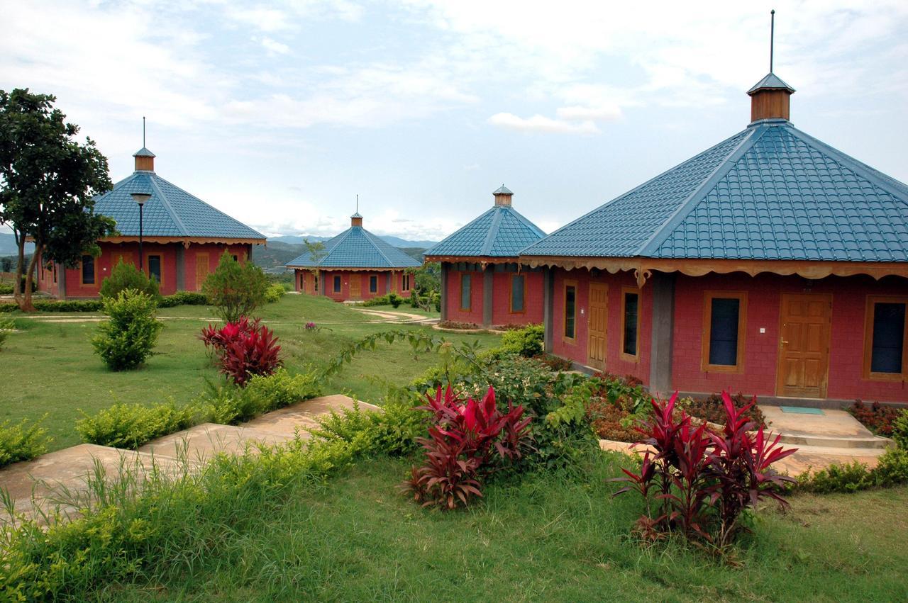 Aye Thar Yar Golf Resort Taunggyi Exterior foto